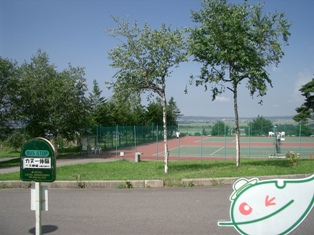 100822tennis.jpg