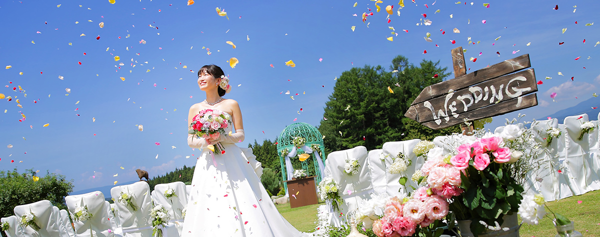 自然と共に華やかなウェディング