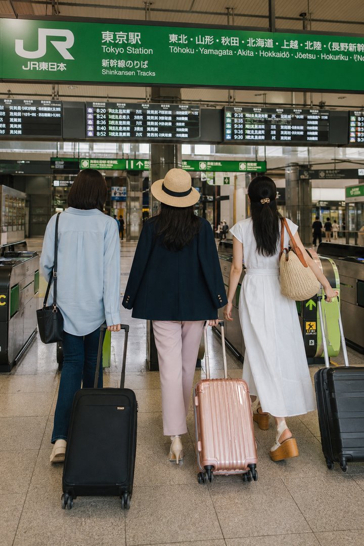 東京駅 東北新幹線改札で合流する3人