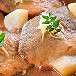 福島の桃を使ったサバの福島味噌煮