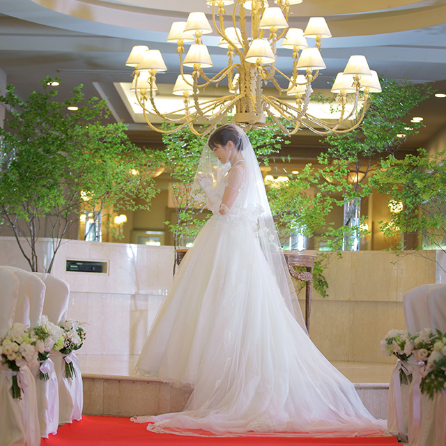 色鮮やかな花々に囲まれて祝福に包まれた時間を ホテルリステルウエディング